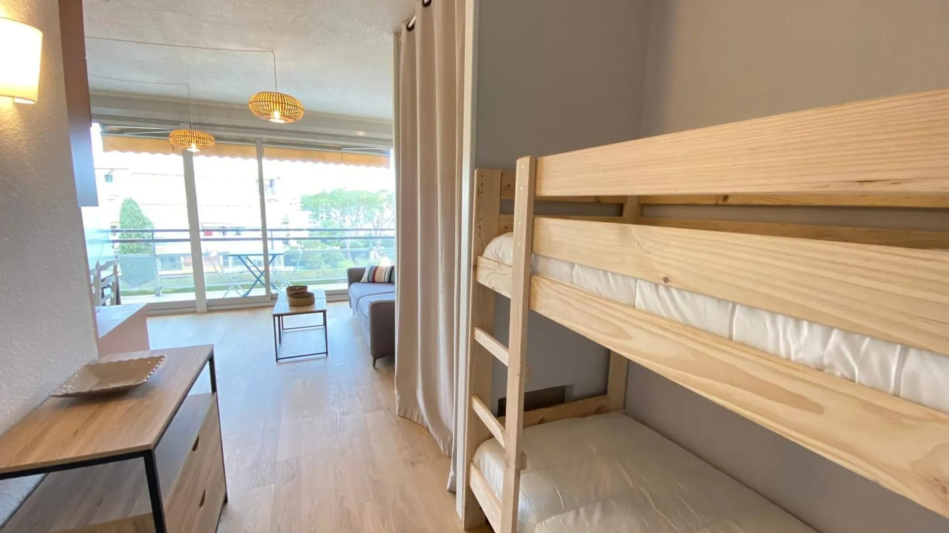 Lovely 4-Person Studio - Pool And Sea Saint-Laurent-du-Var