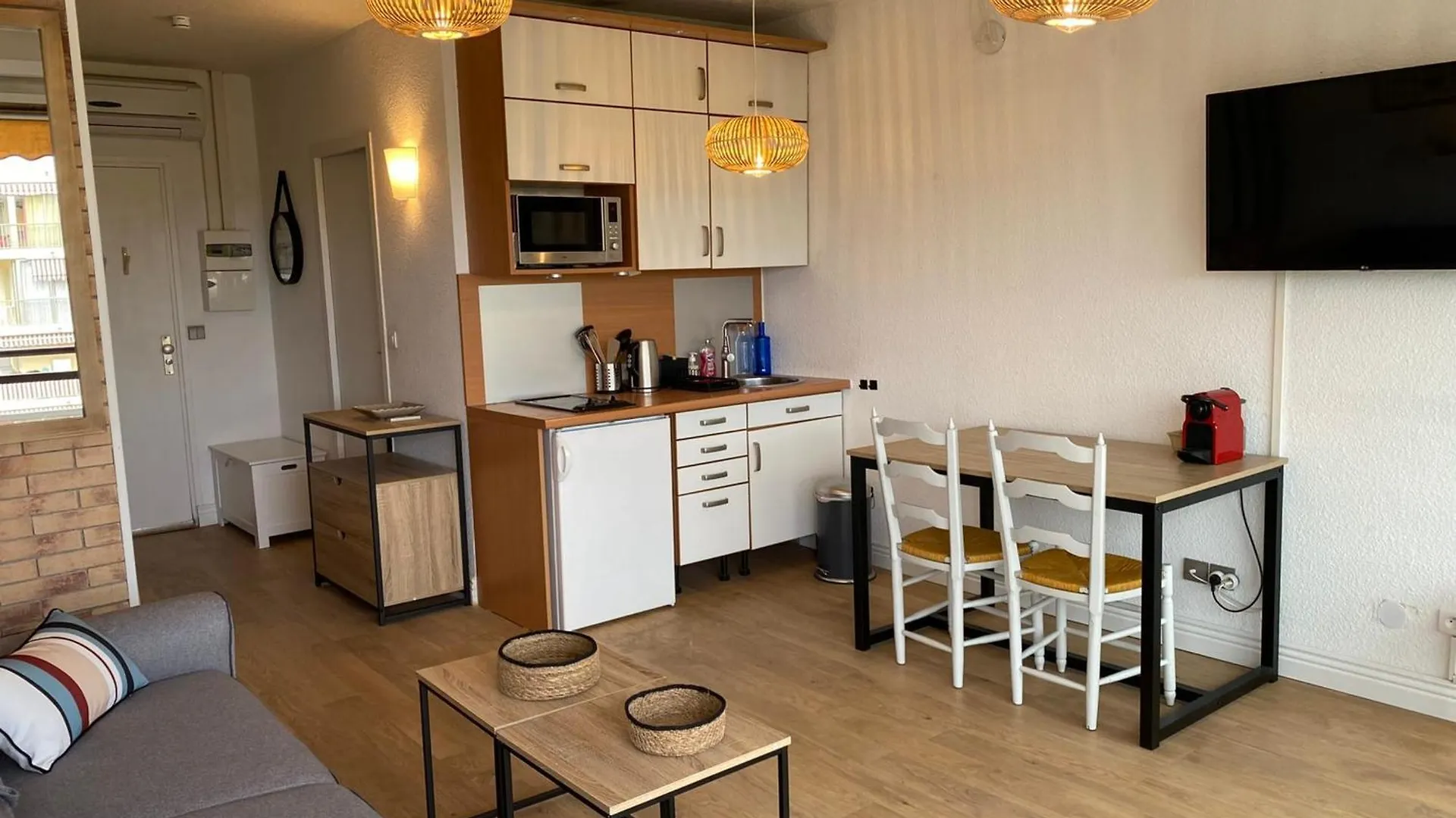 Lovely 4-Person Studio - Pool And Sea Saint-Laurent-du-Var